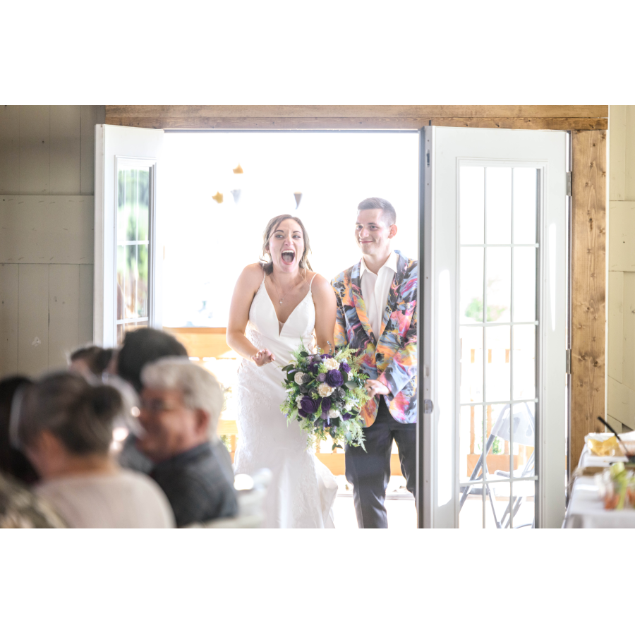 Elizabeth & Devon Mettlin - Rustic Barn