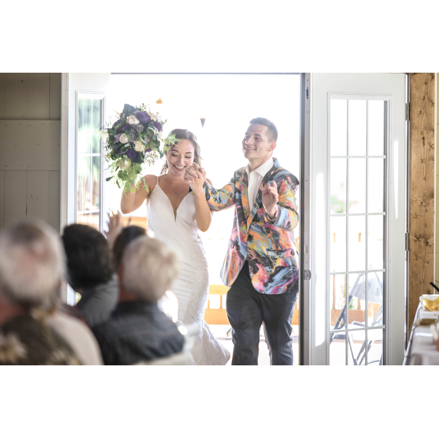 Elizabeth & Devon Mettlin - Rustic Barn