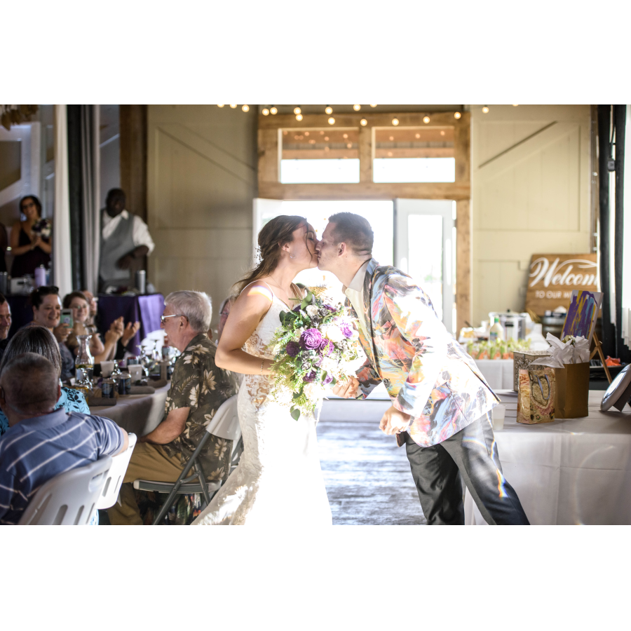 Elizabeth & Devon Mettlin - Rustic Barn