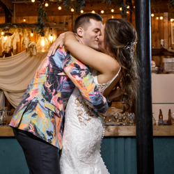 Elizabeth & Devon Mettlin - Rustic Barn