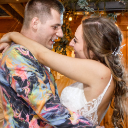 Elizabeth & Devon Mettlin - Rustic Barn