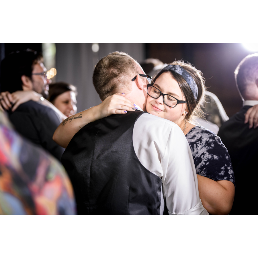 Elizabeth & Devon Mettlin - Rustic Barn